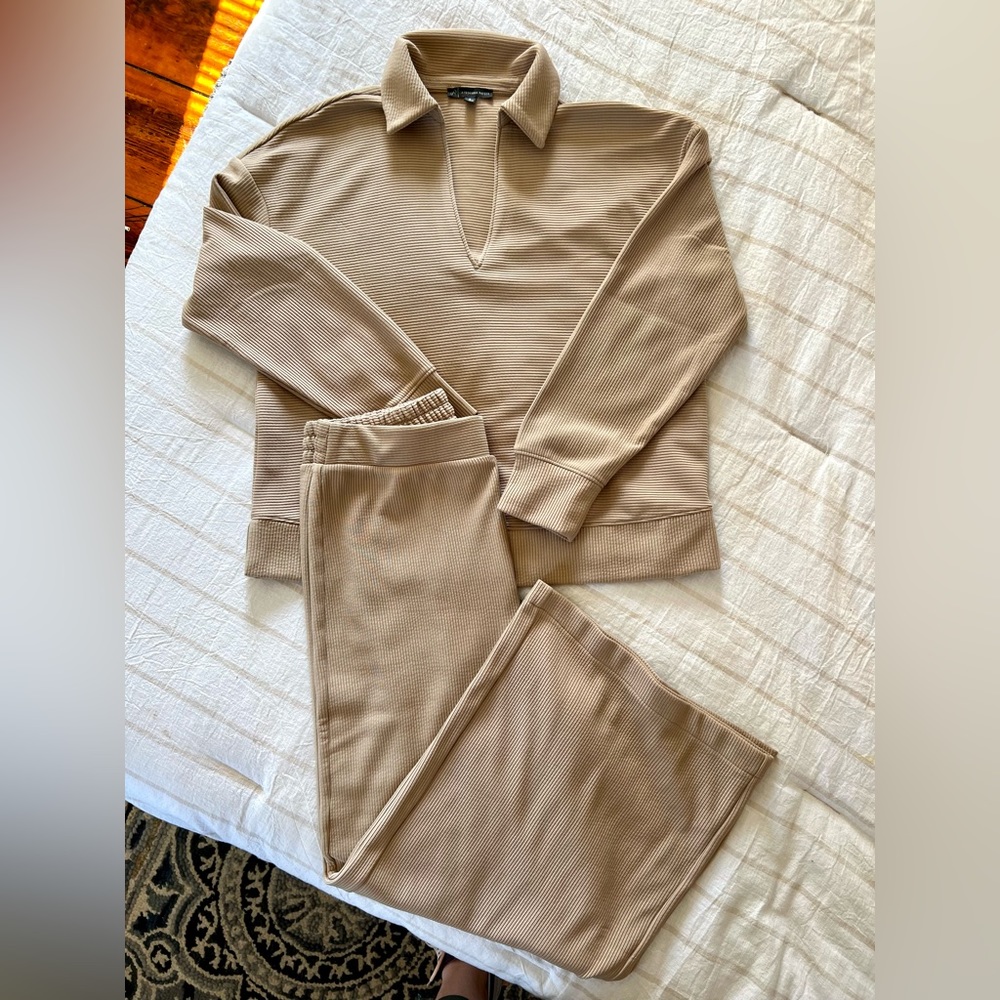 TWO-PIECE SET!! Taupe Adrianna Papell classic sweater & pants